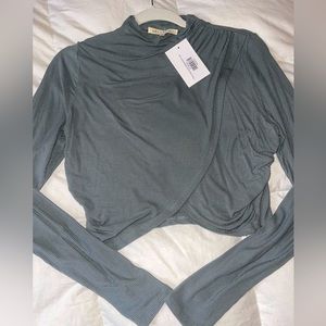 Women’s long sleeve crop